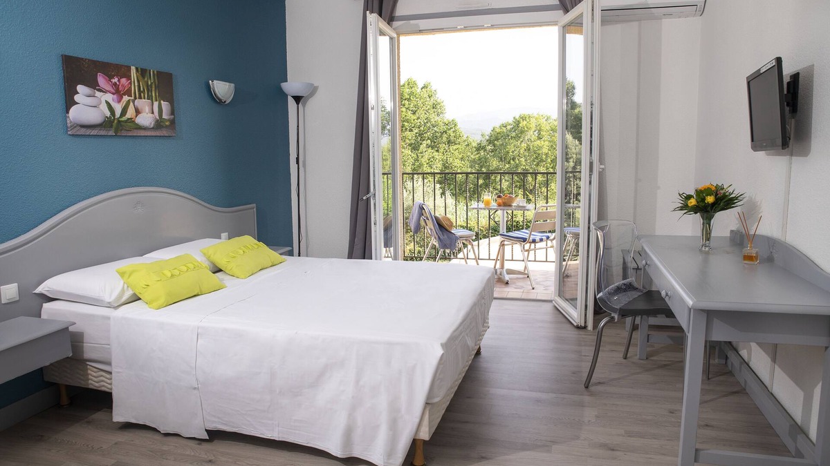 Le Boulou Hotel | Le Néoulous