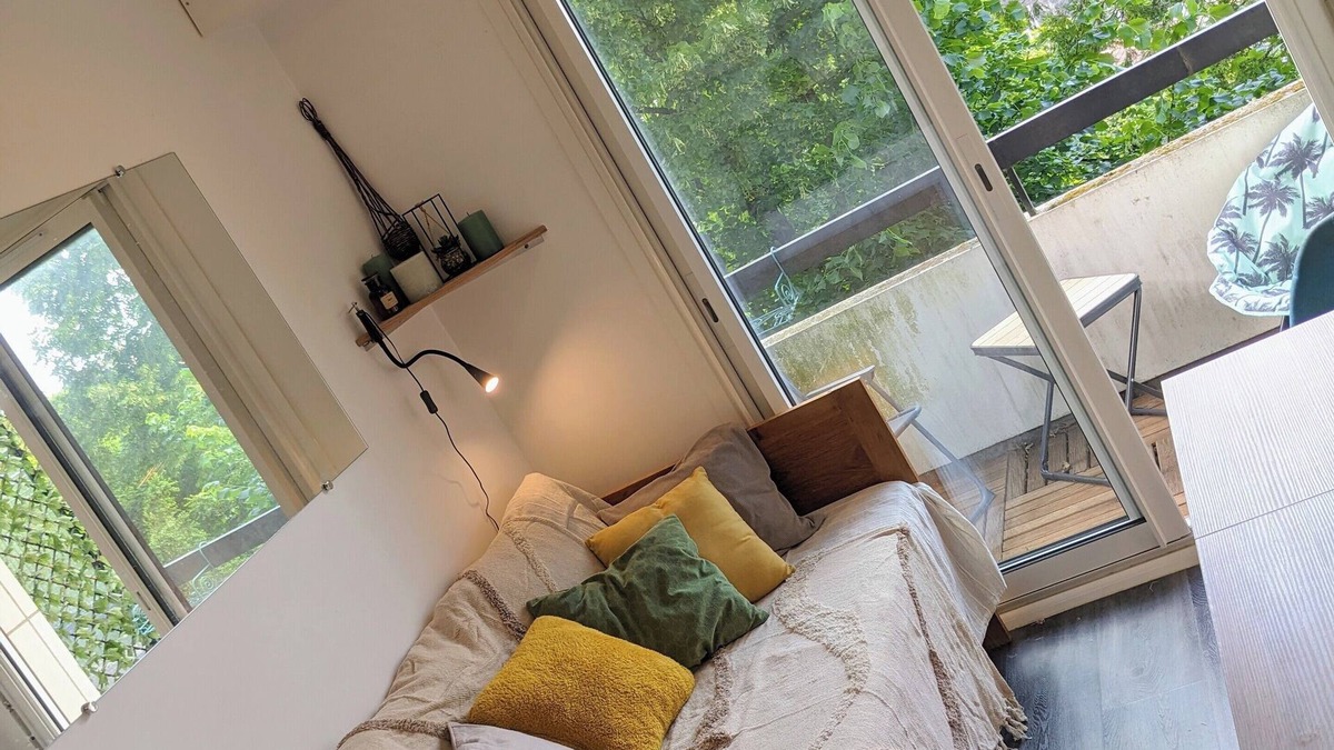 Poitiers Apartment | Le Nichoir - Charming, light-filled studio in the heart of the historic city center