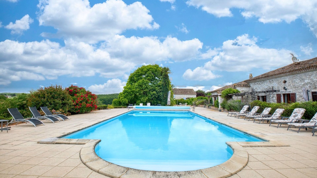 Razac-d'Eymet Apartment | Le nid - fantastic studio gite with pool in 30+ acres nr bergerac