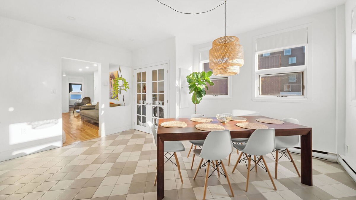 Mauricie Apartment | | Le Notre Dame 3 | River & City at the Gateway