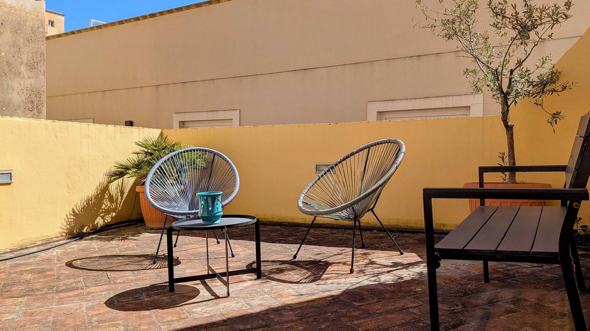 Trapani City Centre Apartment | Le Ortensie, terrace in the center of Trapani near the beach