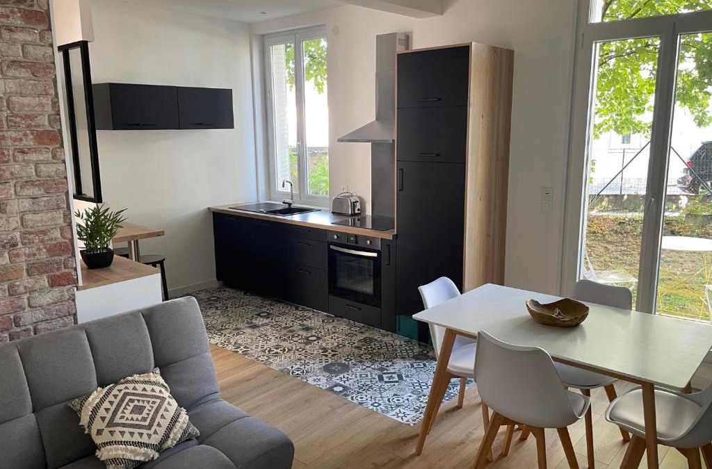 Besancon Apartment | Le P'tit Montjoux - Appart avec Jardin proche gare