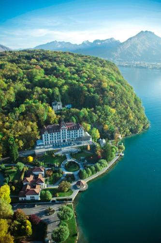Menthon-Saint-Bernard Hotel | Le Palace De Menthon