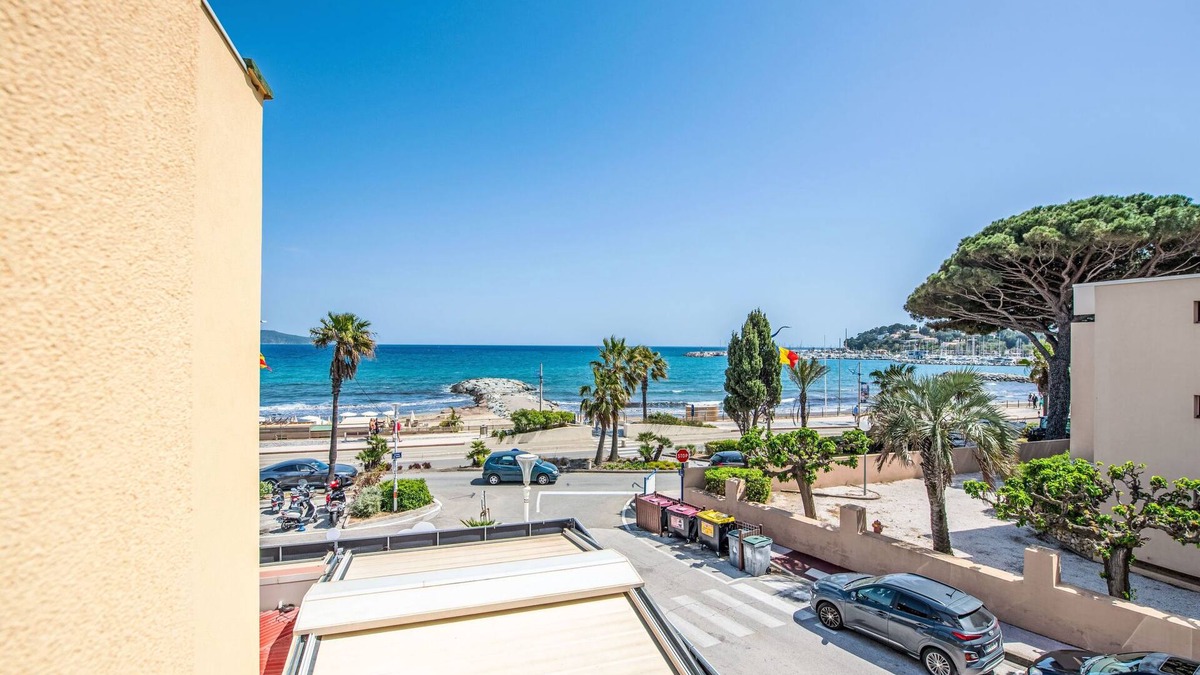 Cavaliere Apartment | Le Palazzo del Mar by Interhome