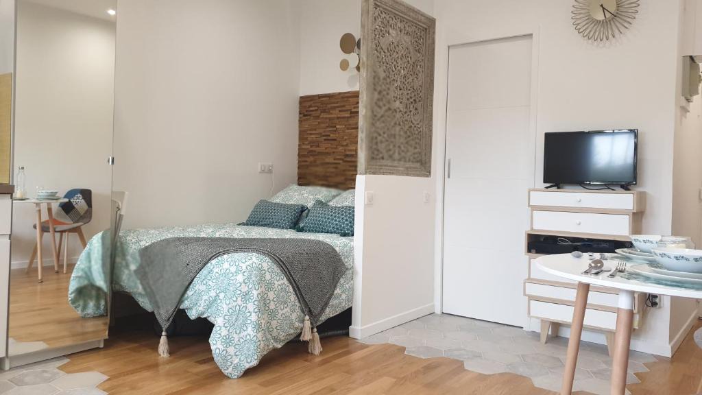 Ozoir-la-Ferriere Apartment | Le Paon chaleureux et calme entre Paris et Disneyland