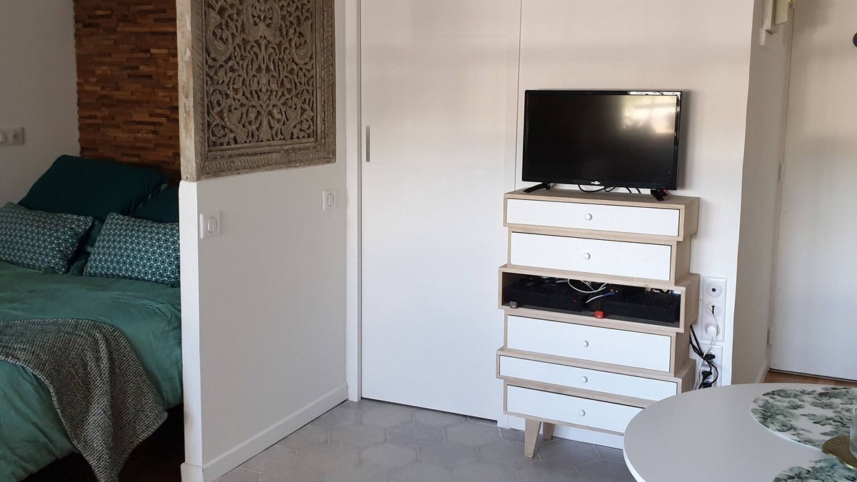 Ozoir-la-Ferriere Apartment | Le Paon, warm and quiet between Paris and Disneyland