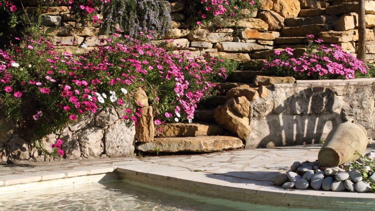 Saint-Jeannet House | Le Paradis des Cigales:3 P large terrace with panoramic view in villa/pool