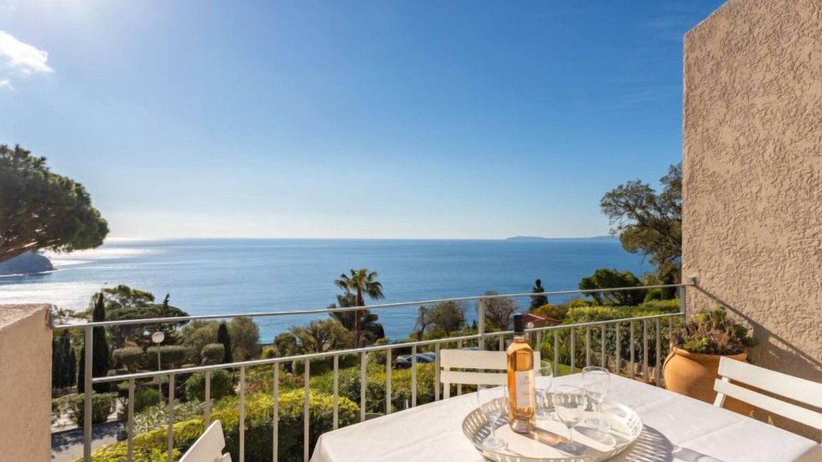 Rayol-Canadel-sur-Mer Apartment | Le Paradou by Interhome