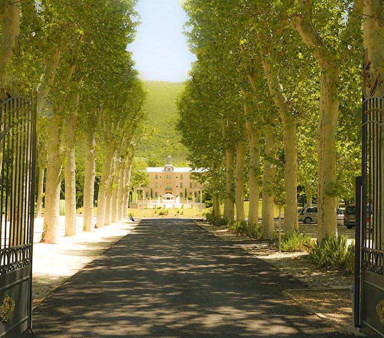 Montbrun-les-Bains Apartment | Le Parc château Gipieres