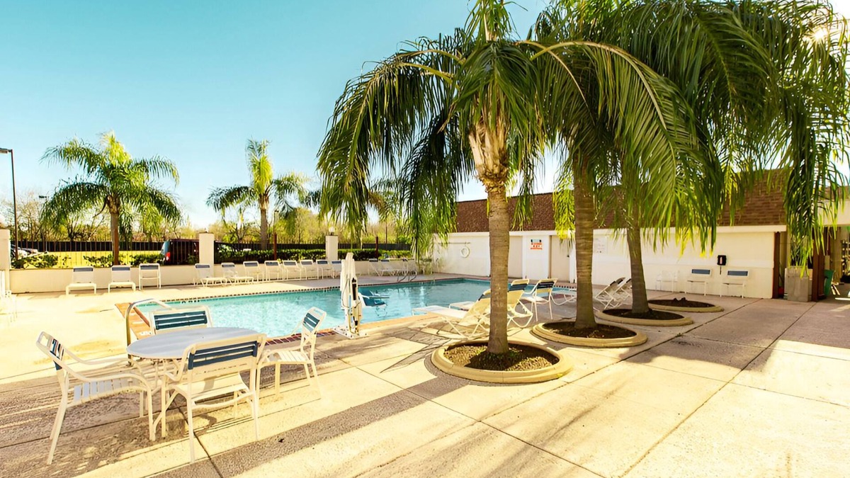 Read Boulevard East Apartment | Le Parc Hotel: Your Cozy Retreat Just Minutes from New Orleans' Magic!nn