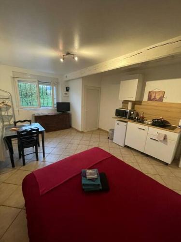 Paroy-sur-Tholon Apartment | Le passage