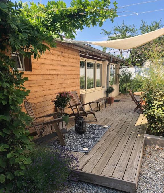 Besancon Apartment | - Le Patio - Calme, Chaleureux, Unique