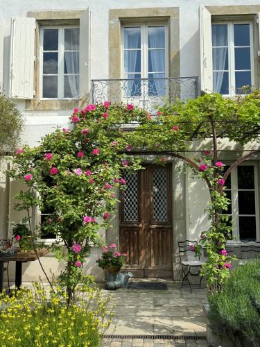 Verzeille Bed & Breakfast | Le Patio Des Senteurs
