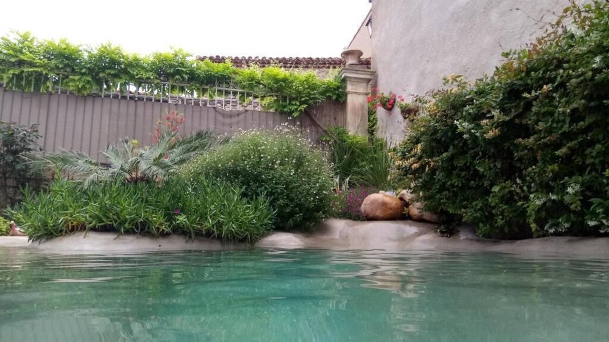 Verzeille Bed & Breakfast | Le Patio des Senteurs