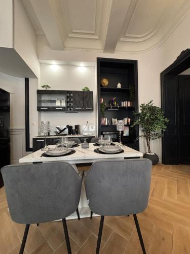 La Celle-sous-Gouzon Apartment | Le petit boudoir de Beziers