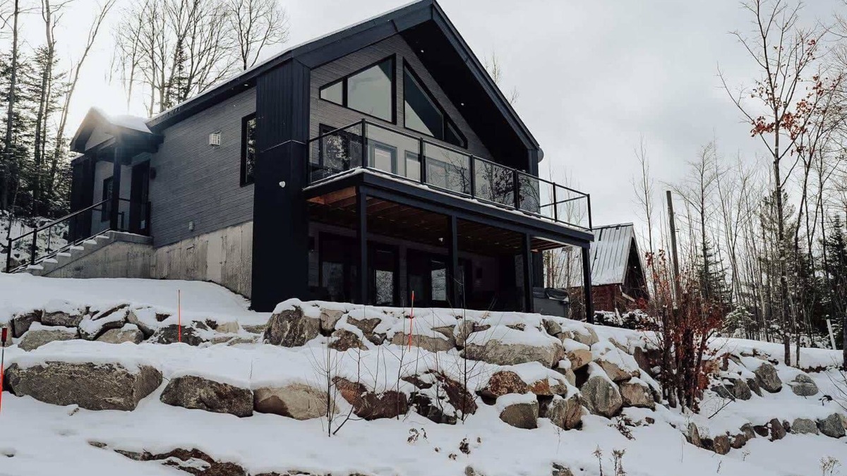 Saint Come House | Le Petit Cerf | spa | access and view of the lake
