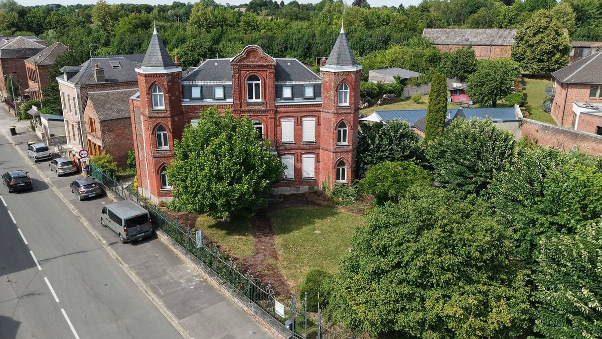 Avesnes-sur-Helpe Apartment | Le petit Château Avesnois