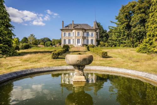 Vicq-sur-Breuilh House | Le petit chateau