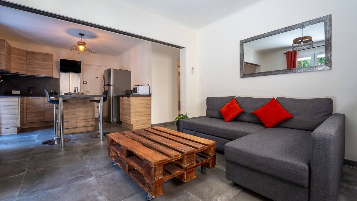 Courthezon Apartment | Le Petit Cocon de Provence - Appt climatisé