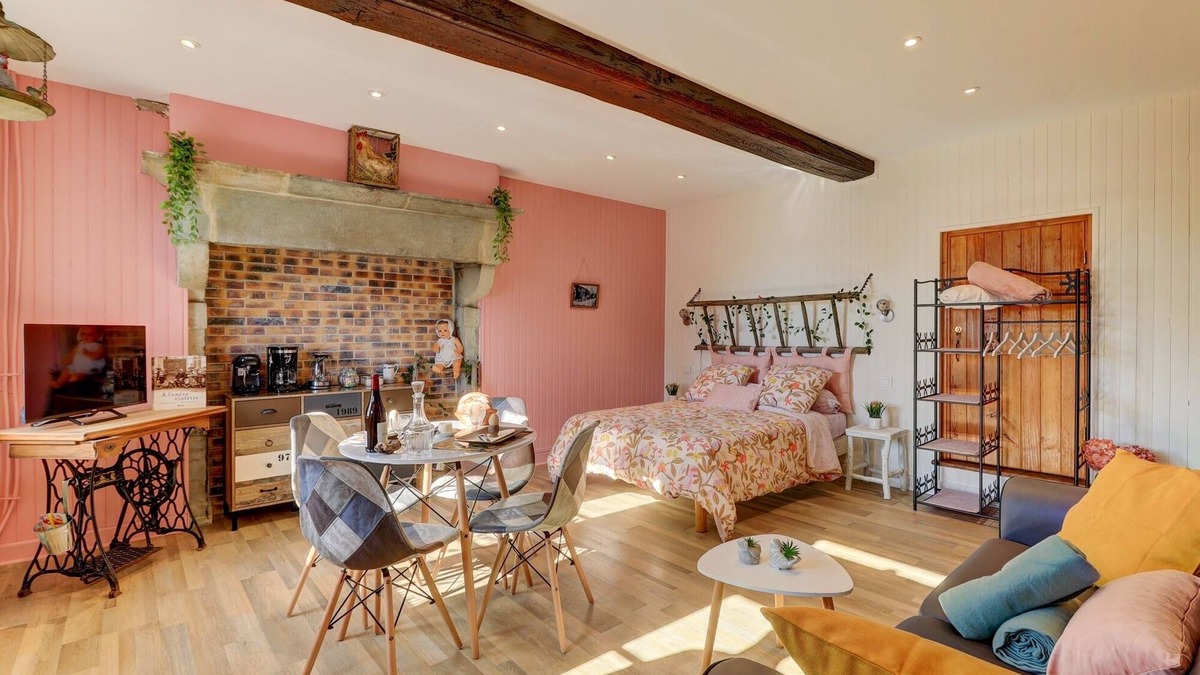 Collonge-en-Charollais Apartment | Le Petit Pressoir - Charmant studio