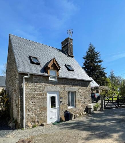 Saint-Michel-de-Montjoie House | Le Petit Fleur - the little flower, cosy cottage