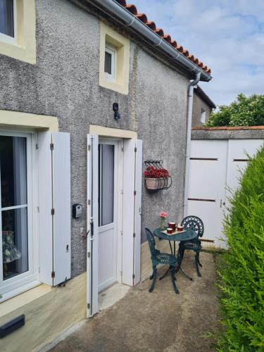 Courlay Apartment | Le Petit Gite du Roy