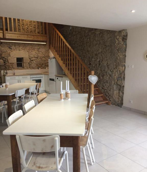 Saint-Malo-du-Bois House | LE PETIT MONTY Gite Côté Jardin