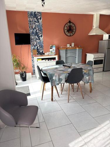 Servon House | Le petit Morin