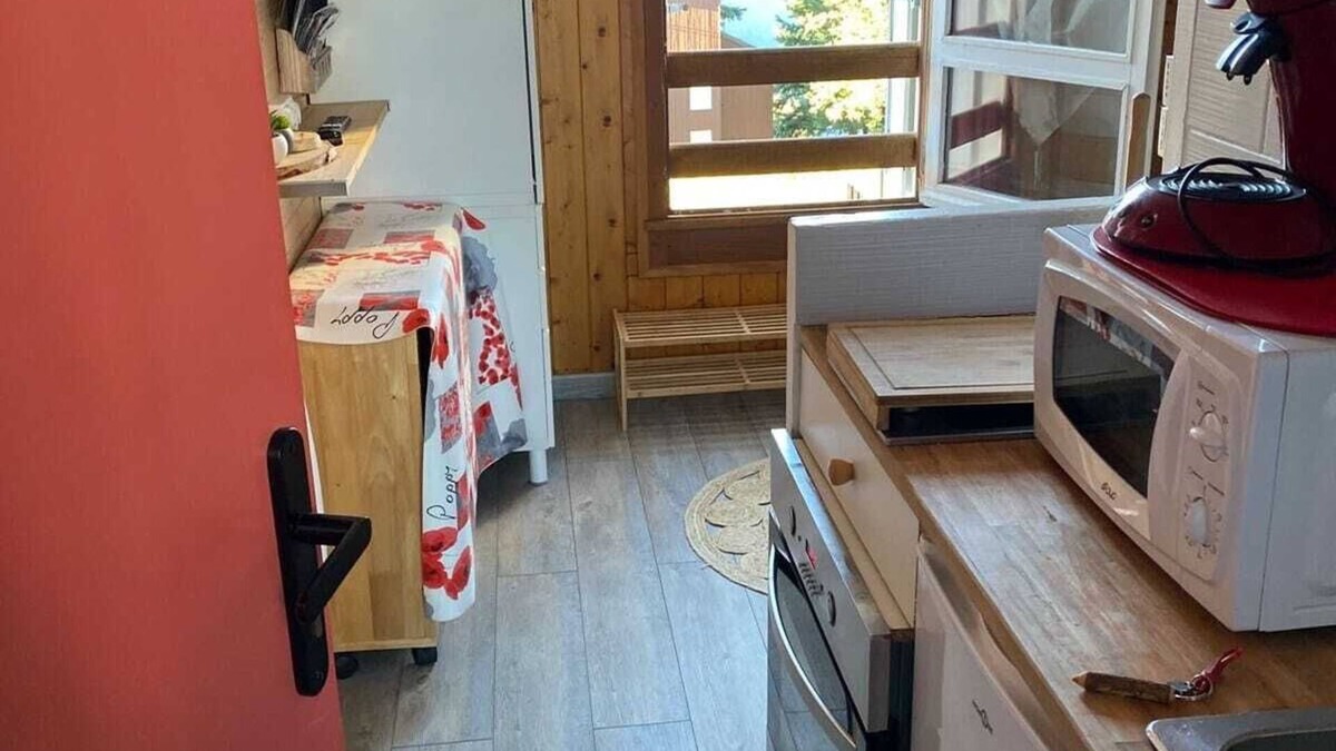Guzet Neige Apartment | Le Petit Nid rouge and its view of the mountains 🌹, Le petit Nid Rouge