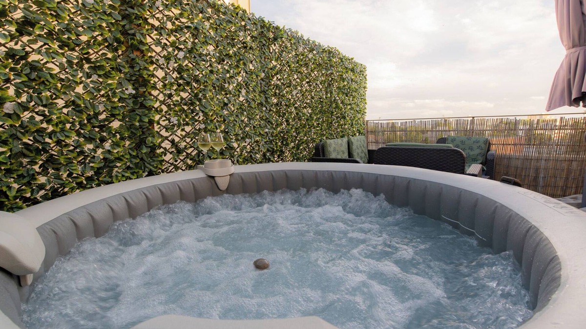 Saint-Denis Apartment | LE PETIT SESAME L' évasions cosy jacuzzi terrace wifi parking 2 steps stadiumDF