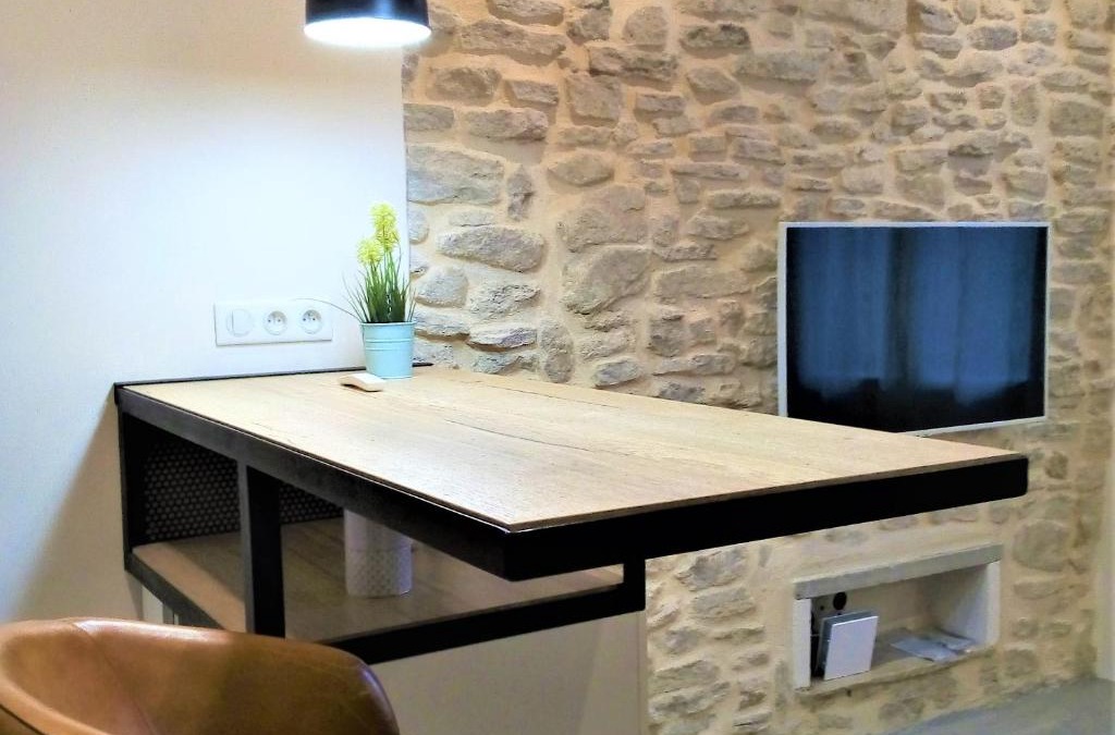 L'Isle-sur-la-Sorgue Apartment | Le Petit Studio - 15 m2 - Centre Ville - Sorgue à 50 m
