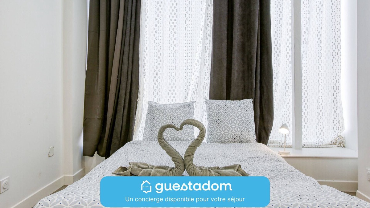 Laval Apartment | Le Pied-à-Terre - Wifi - Centre-ville