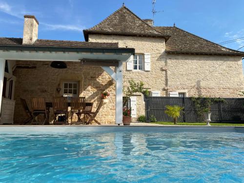 Saint-Loup-de-Varennes Bed & Breakfast | Le pigeonnier de Saint-Loup Bed and Breakfast