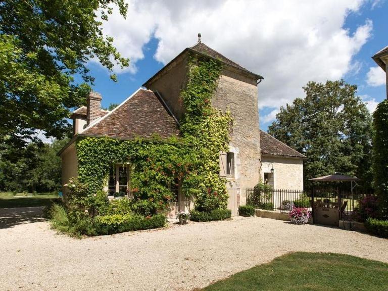Rouvray House | Le Pigeonnier Colbert