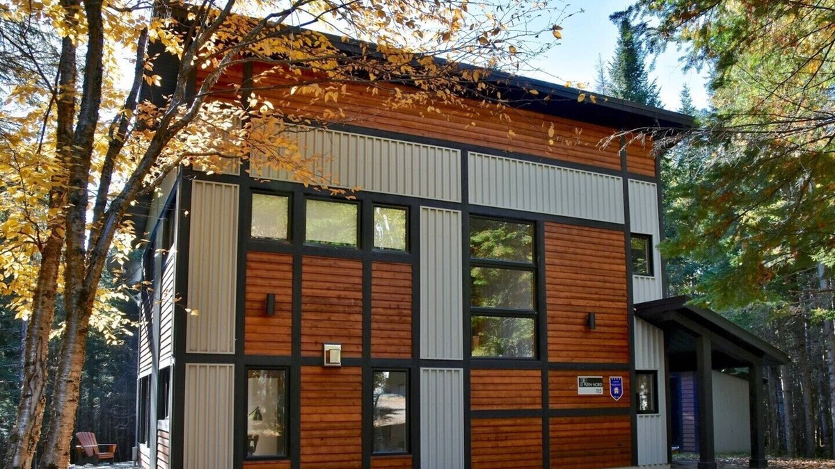 New Richmond Ski Chalet | Le Plein Nord Beautiful cottage for 12 near Station touristique Pin Rouge