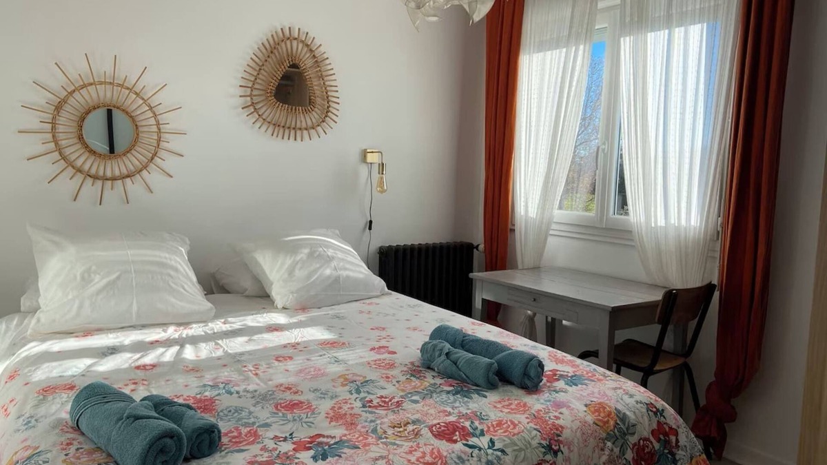 Saint-Jean-des-Mauvrets Cottage | Le Poinçon, Résidence les logis du forgeron