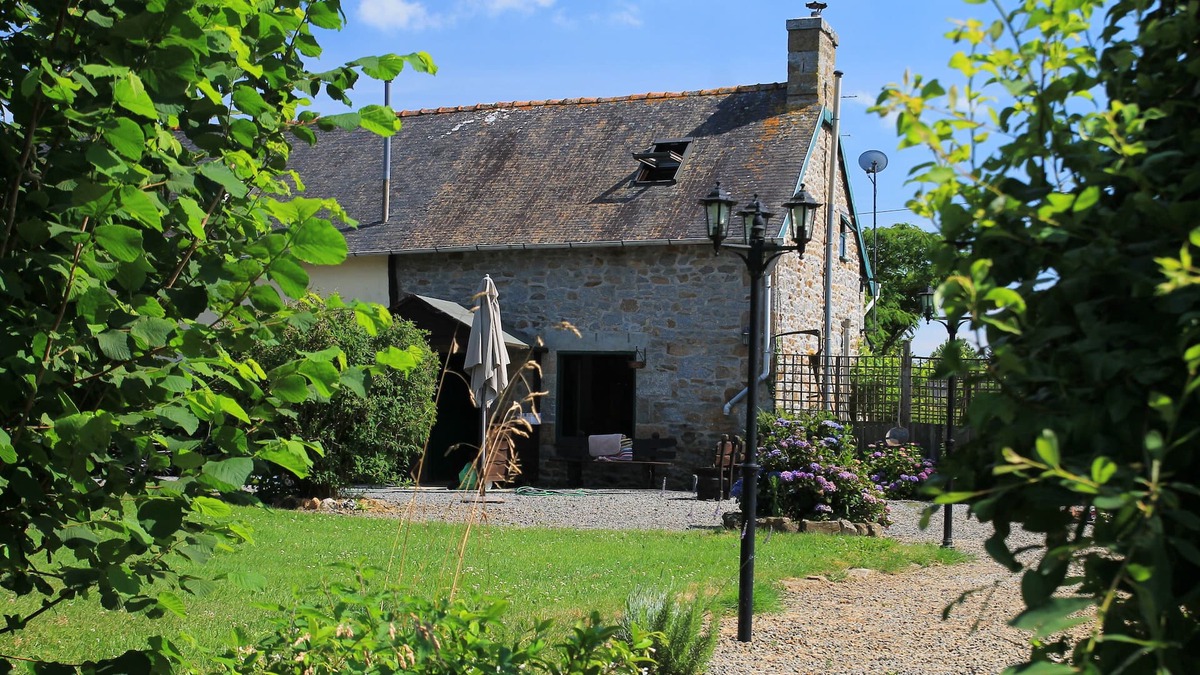 Cogles House | Le Portail, charming rooms with swimming pool