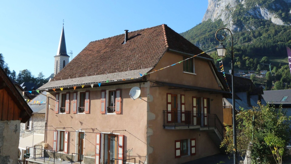 Saint-Pierre-d'Entremont House | Le Postillon octo