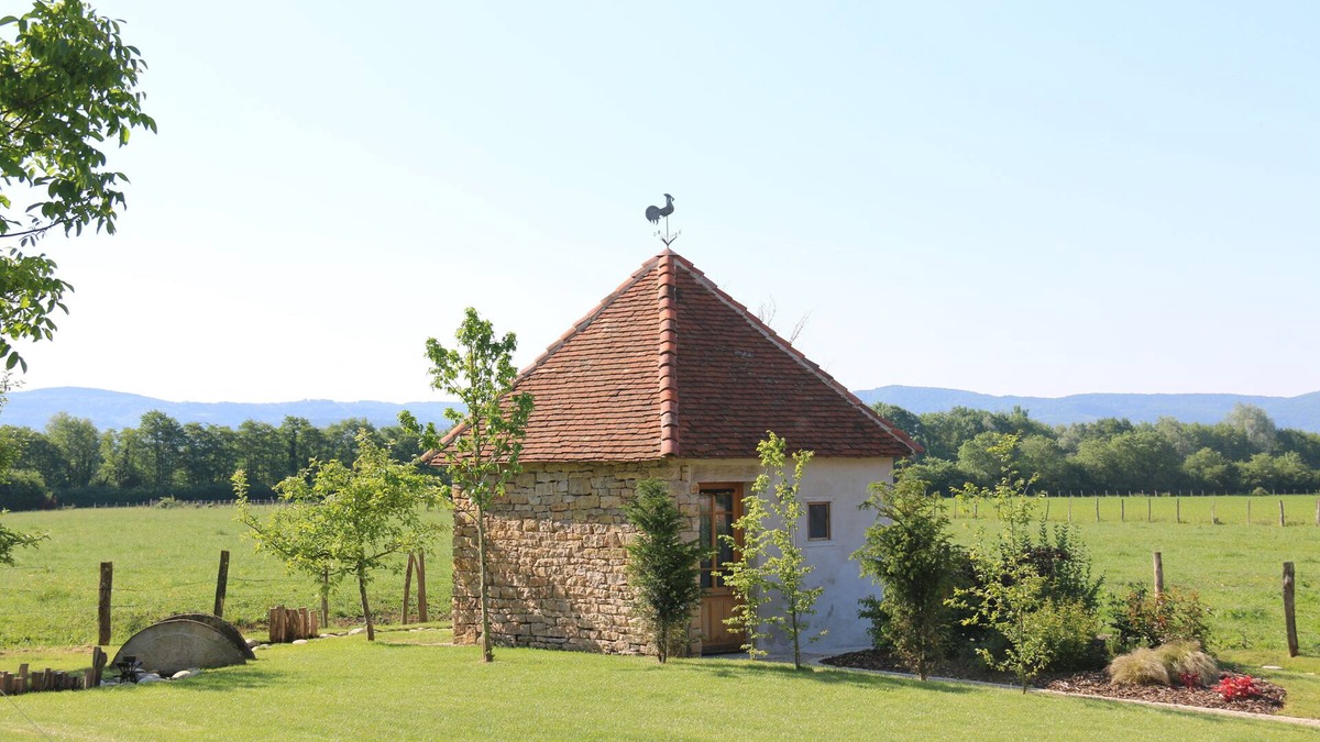 Courlaoux House | Le Poulier de Nilly, private spa, breakfast included