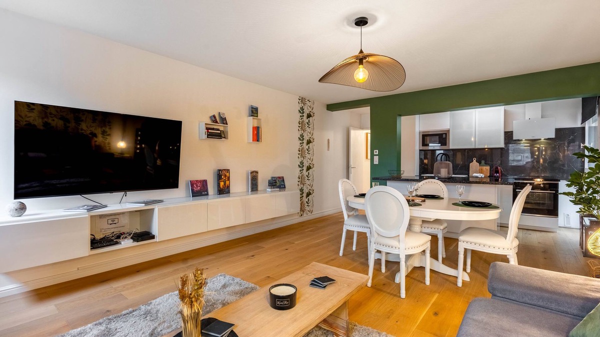 Nancy City Centre Apartment | Le précieux de Raoul - Vue unique sur la basilique