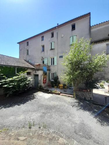 Saint-Florent-sur-Auzonnet Bed & Breakfast | LE PRIEURE