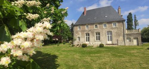 Saint-Quentin-les-Anges House | Le Prieuré des Anges