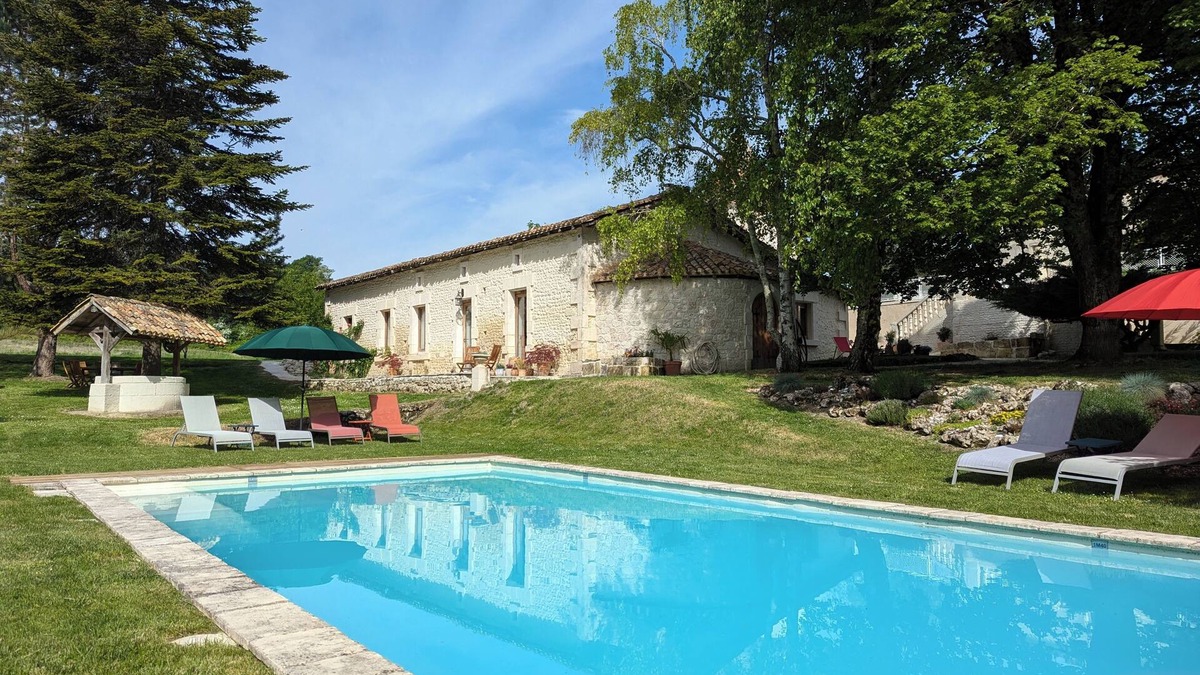 Saint-Aulais-la-Chapelle House | Le Ptit Manoir des Miroirs, charming 4-star gîte, private heated pool