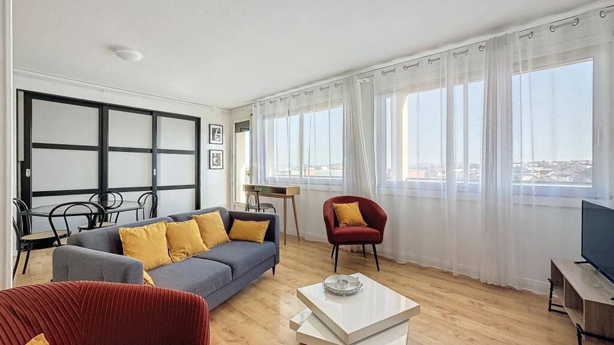 La Gare Apartment | Le quai 52 - Spacious & Bright & Railway Station