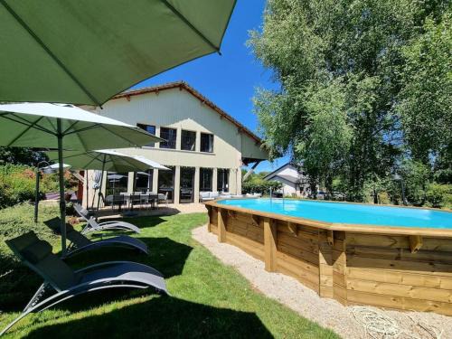 Champagnac-la-Riviere House | Le Quai - Gîte atypique