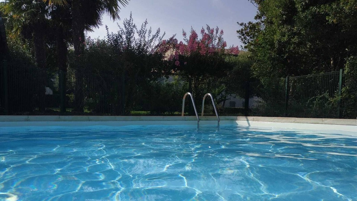 Marans Apartment | "Le Quiet Marandais" 42 m2 Résidence Sécurisée, Calme, Parc Arboré, Piscine