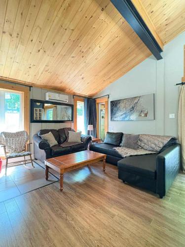 St-Adolphe-d'Howard Ski Chalet | Le Rassembleur