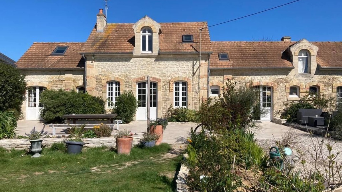 Ver-sur-Mer House | Le Relais - Authentic family home, seaside, 5 Bedrooms s/Gold Beach