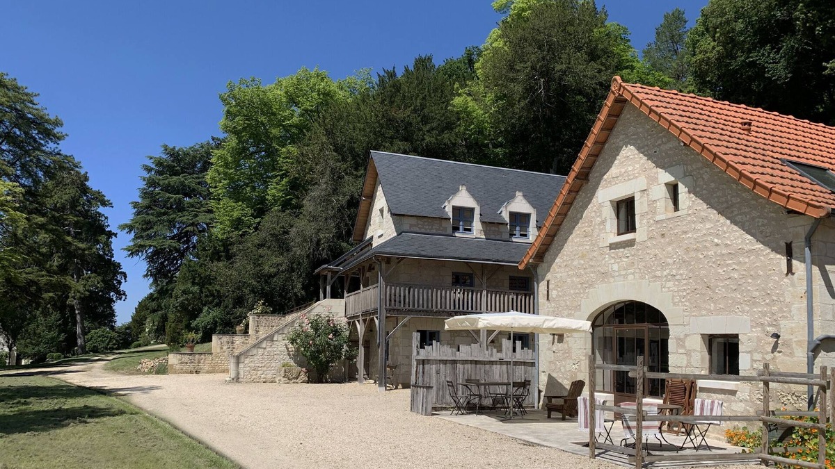 Cravant-les-Coteaux Cottage | Le Relais du Château de Sonnay, near Chinon: 4* gites for 12