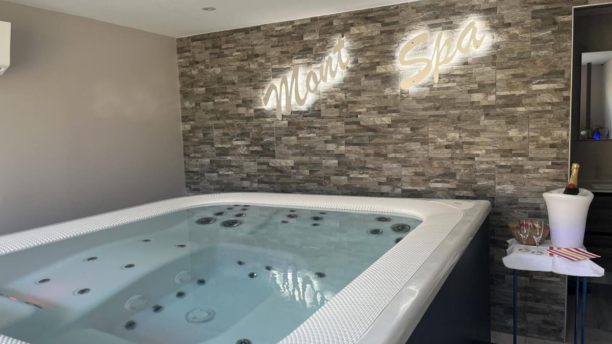 Montcornet House | LE Relais DE LA Fontaine